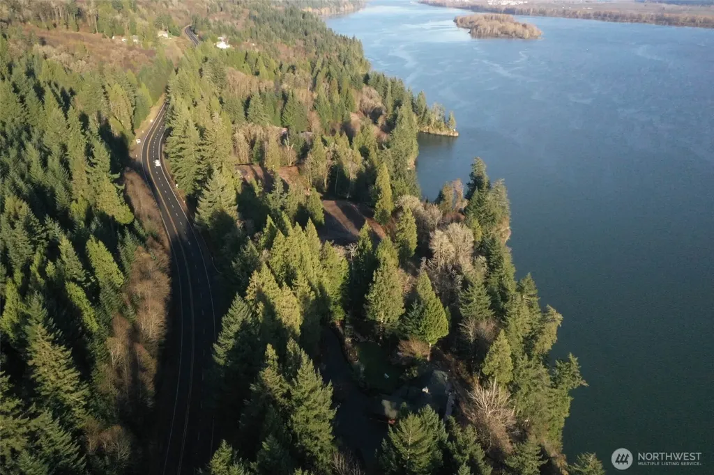 26 Edge Water Drive Cathlamet WA 98612
