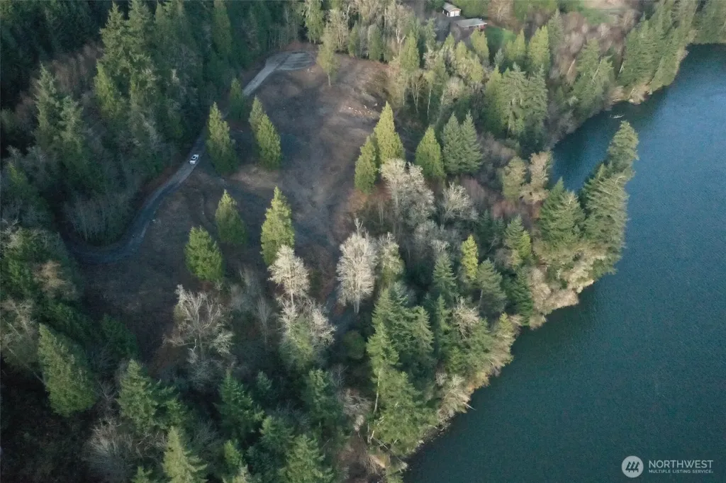 26 Edge Water Drive Cathlamet WA 98612