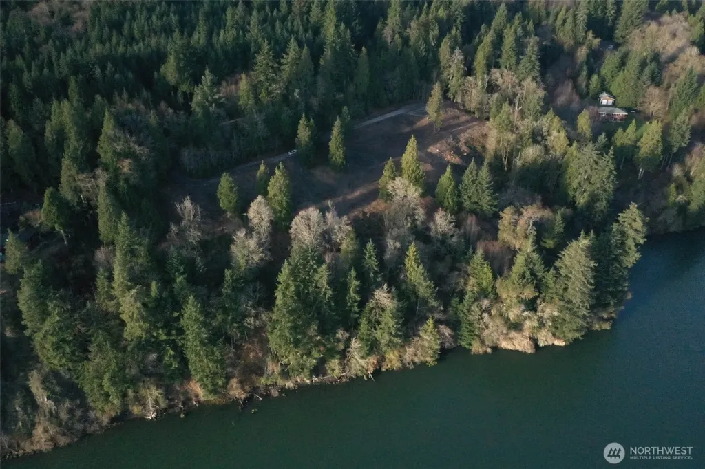 26 Edge Water Drive Cathlamet WA 98612