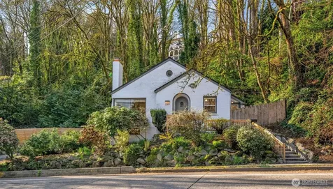 2301 Delmar Drive E Seattle WA 98102