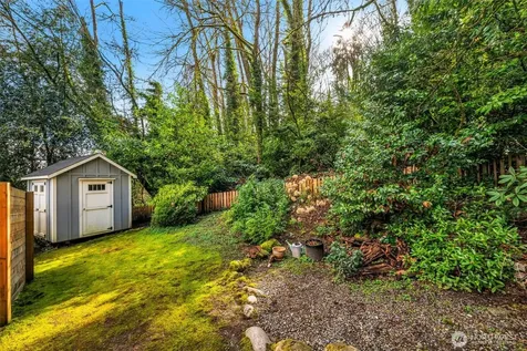 2301 Delmar Drive E Seattle WA 98102