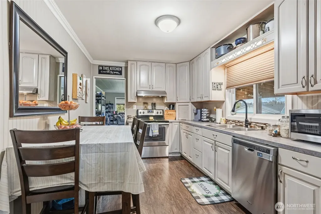 2201 Holcomb Loop Road Kelso WA 98626
