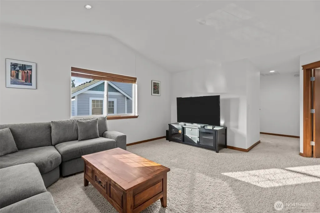 4322 25th Street SE Puyallup WA 98374