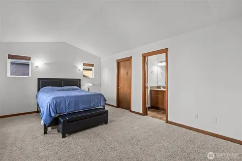 4322 25th Street SE Puyallup WA 98374