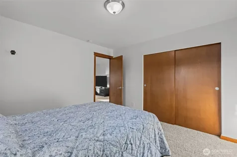 4322 25th Street SE Puyallup WA 98374