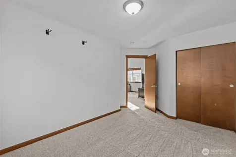 4322 25th Street SE Puyallup WA 98374