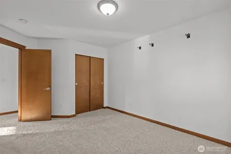 4322 25th Street SE Puyallup WA 98374