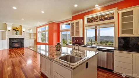 1511 25th Avenue NE Issaquah WA 98029