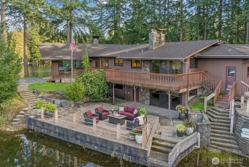 1970 Cambridge Lane SW Olympia WA 98512