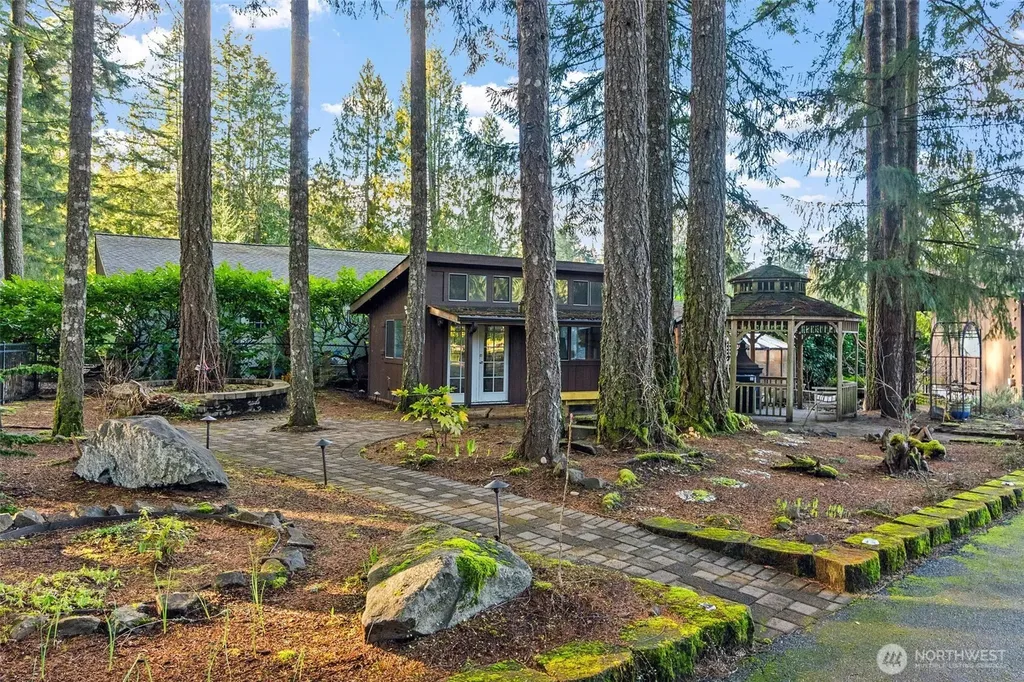 1970 Cambridge Lane SW Olympia WA 98512