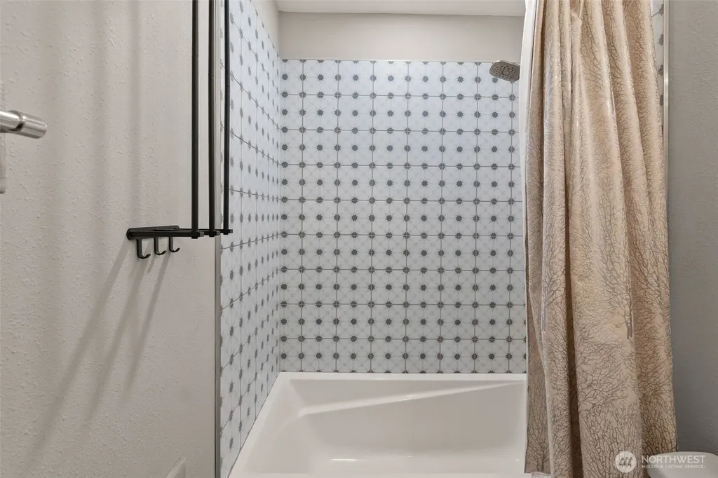 2832 Fishtrap Loop NE Olympia WA 98506