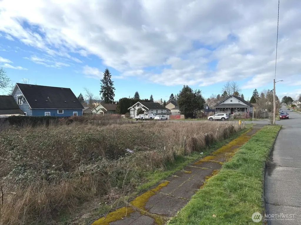 2501 Highland Avenue Everett WA 98201
