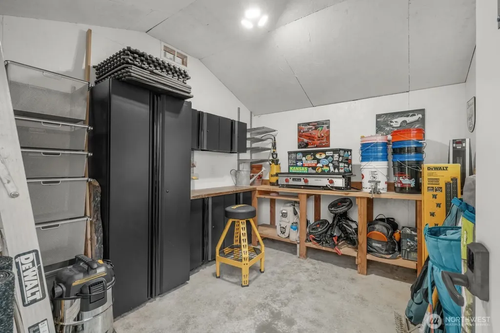 6904 NE 70th Street Vancouver WA 98661