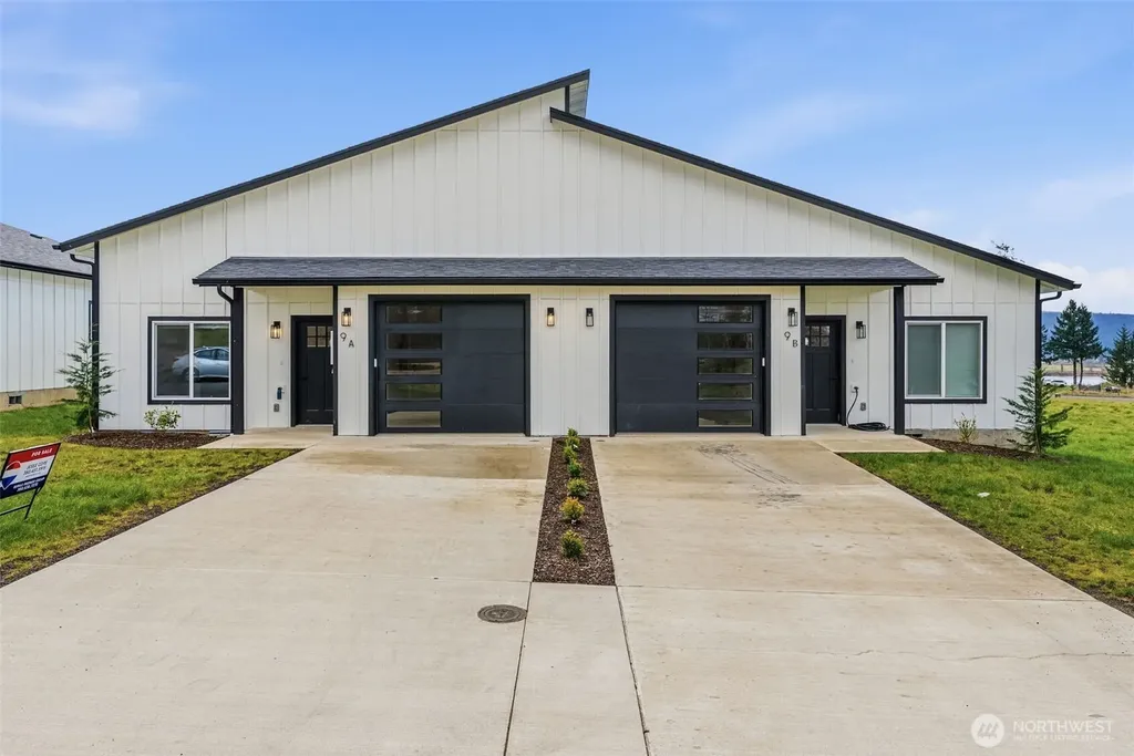 9 Anchor Way Cathlamet WA 98612