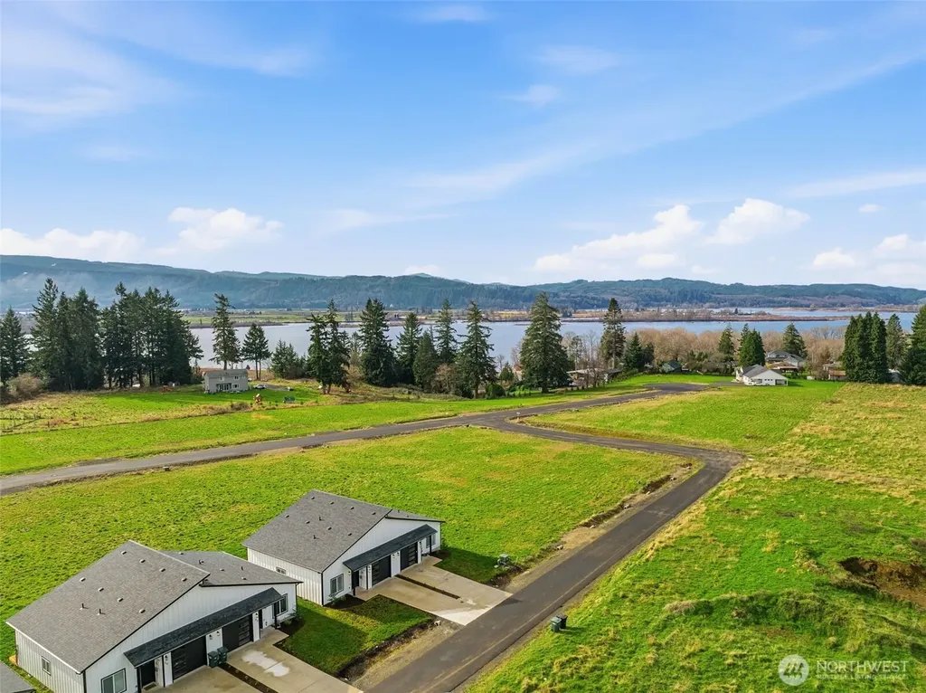 9 Anchor Way Cathlamet WA 98612