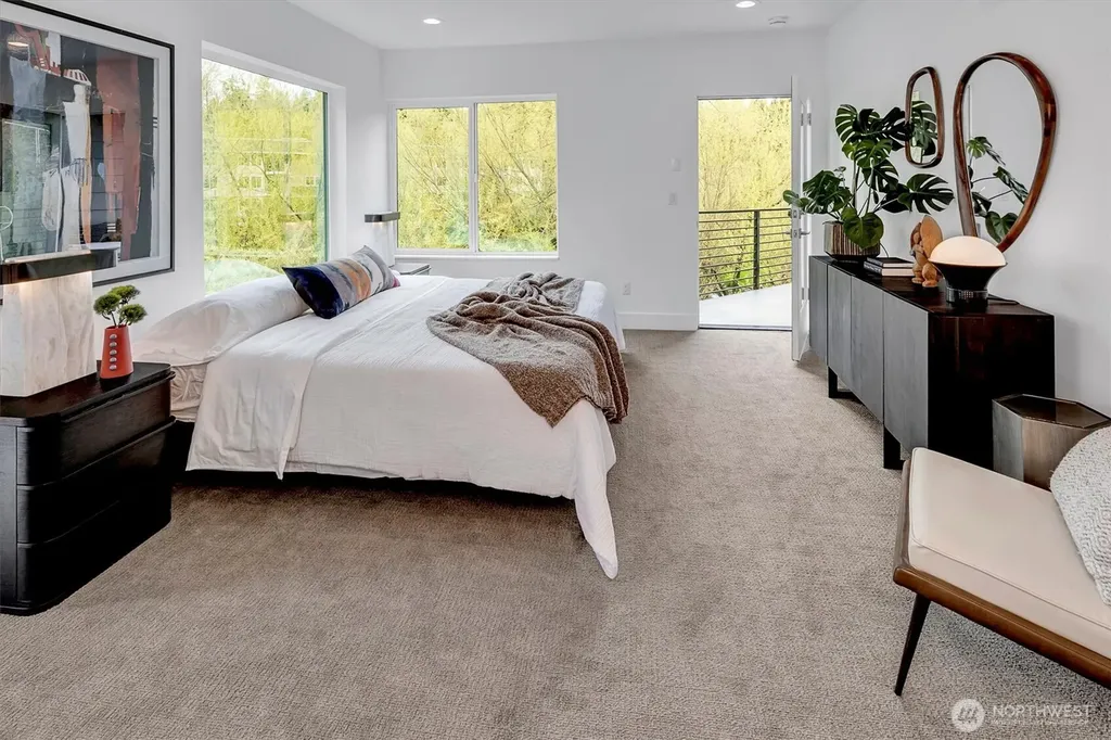 417 102nd Avenue SE Bellevue WA 98004