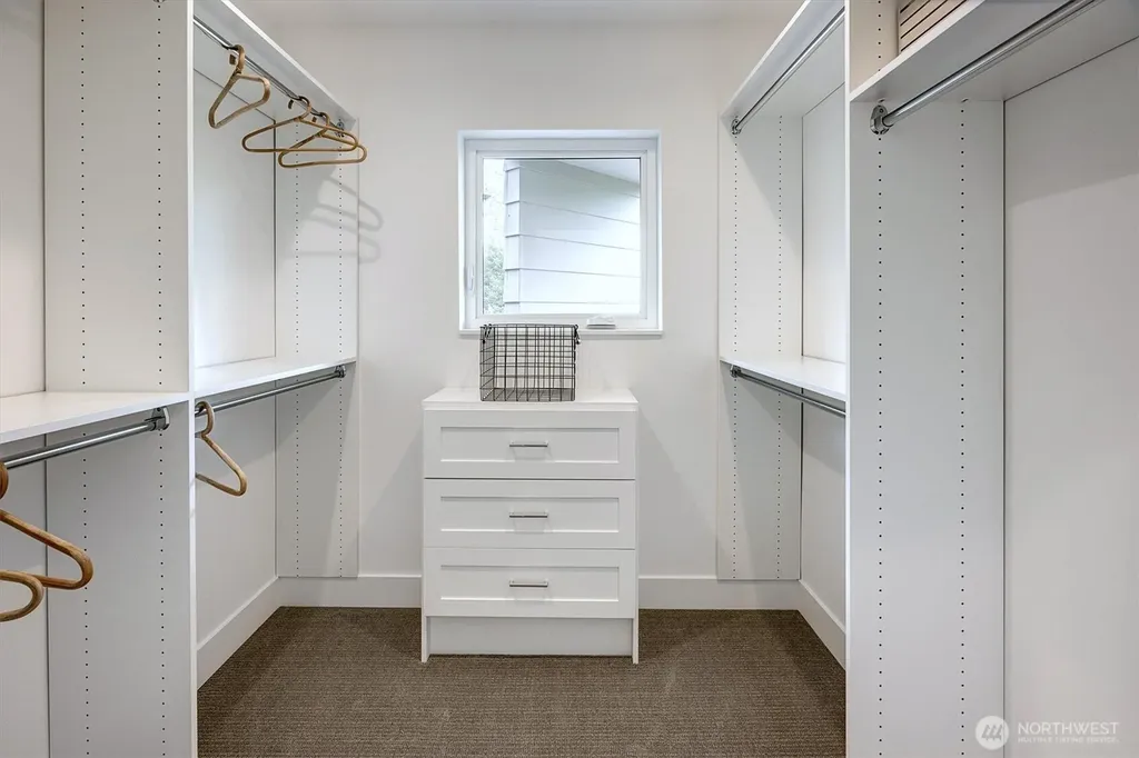 417 102nd Avenue SE Bellevue WA 98004