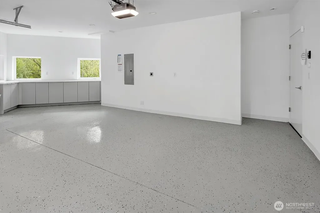 417 102nd Avenue SE Bellevue WA 98004