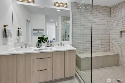 417 102nd Avenue SE Bellevue WA 98004