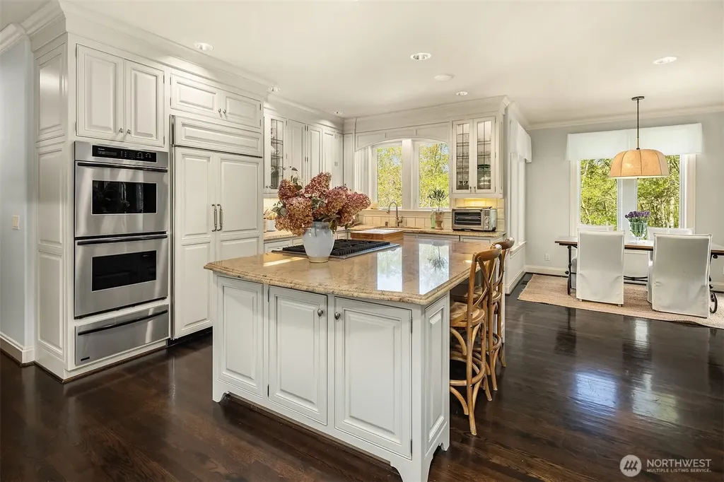 13364 Bridgestone Court NE Bainbridge Island WA 98110