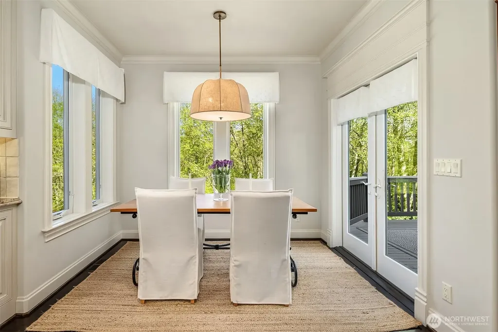 13364 Bridgestone Court NE Bainbridge Island WA 98110