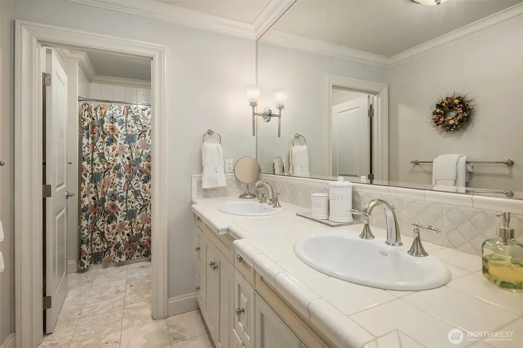 13364 Bridgestone Court NE Bainbridge Island WA 98110