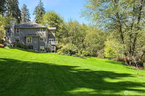 13364 Bridgestone Court NE Bainbridge Island WA 98110