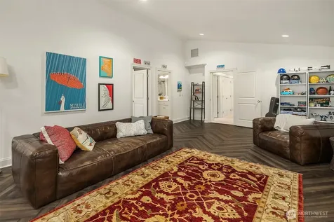 13364 Bridgestone Court NE Bainbridge Island WA 98110