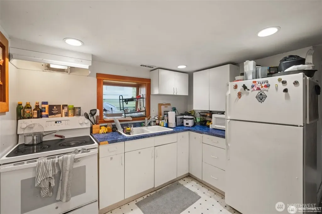 341 NE 51st Street Seattle WA 98105