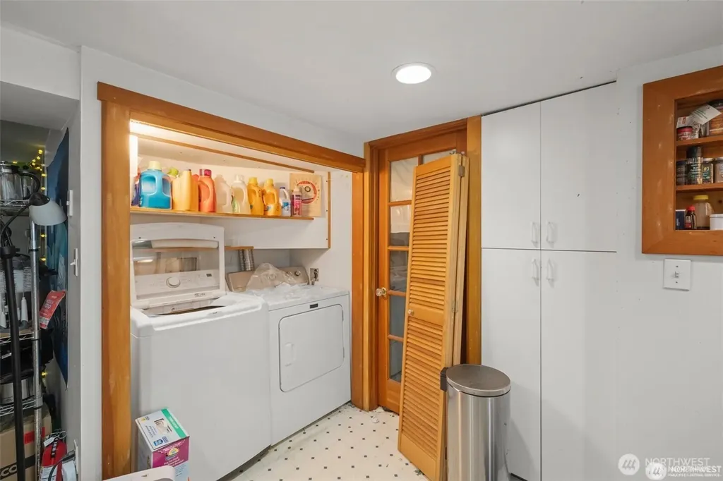 341 NE 51st Street Seattle WA 98105