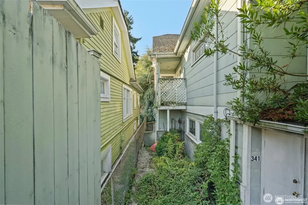 341 NE 51st Street Seattle WA 98105