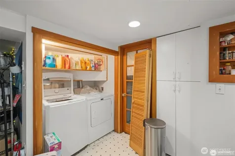 341 NE 51st Street Seattle WA 98105