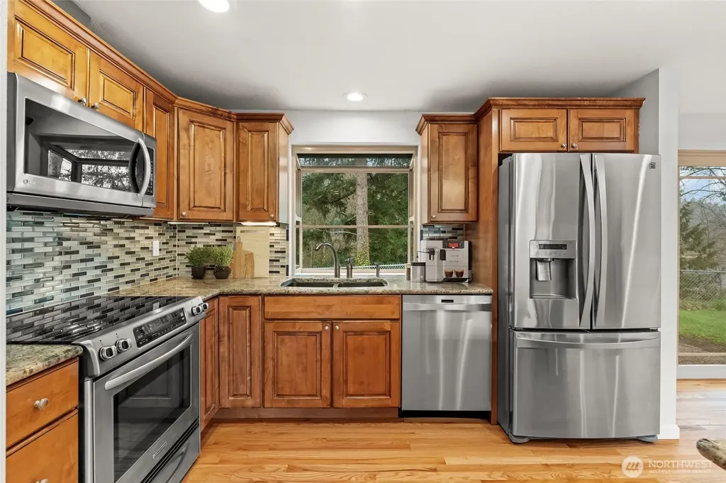 5114 W Tapps Drive E Lake Tapps WA 98391