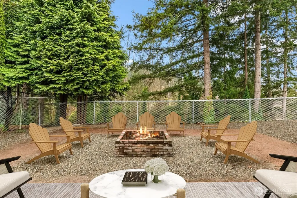 5114 W Tapps Drive E Lake Tapps WA 98391