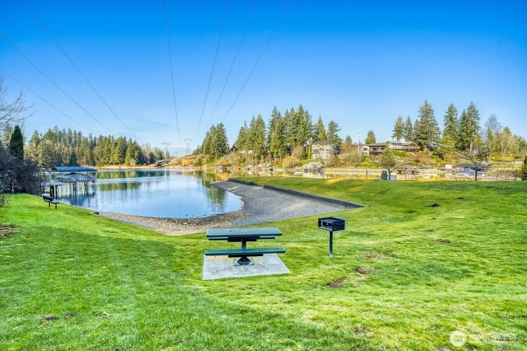5114 W Tapps Drive E Lake Tapps WA 98391