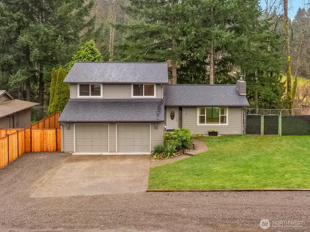 5114 W Tapps Drive E Lake Tapps WA 98391