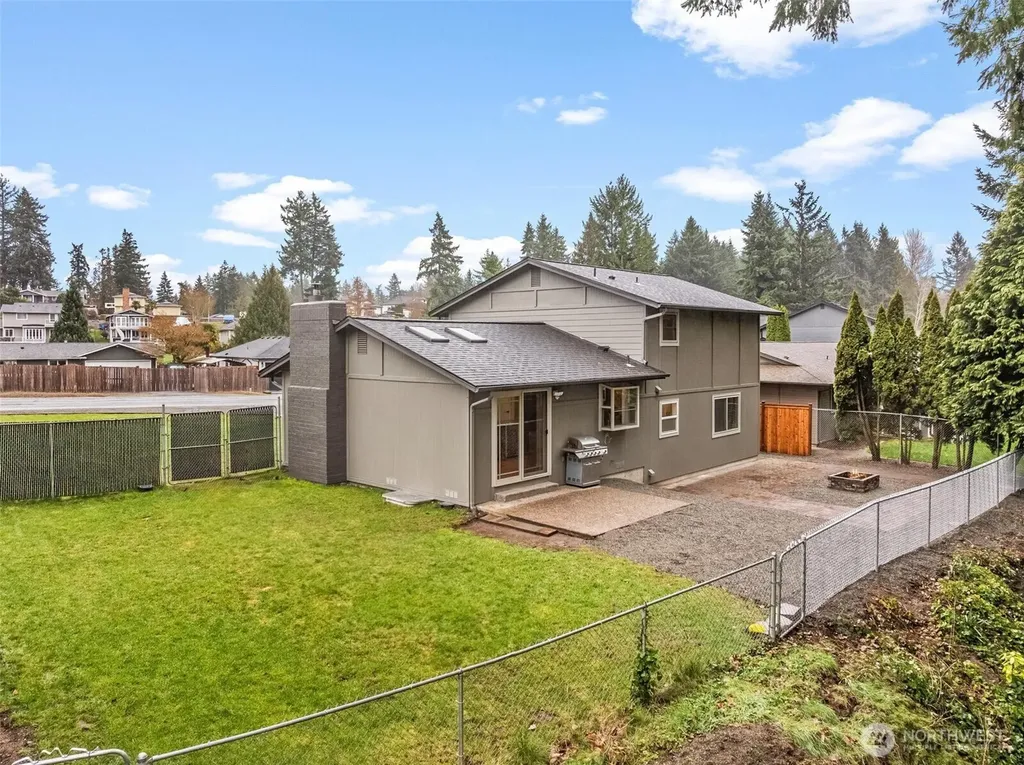 5114 W Tapps Drive E Lake Tapps WA 98391