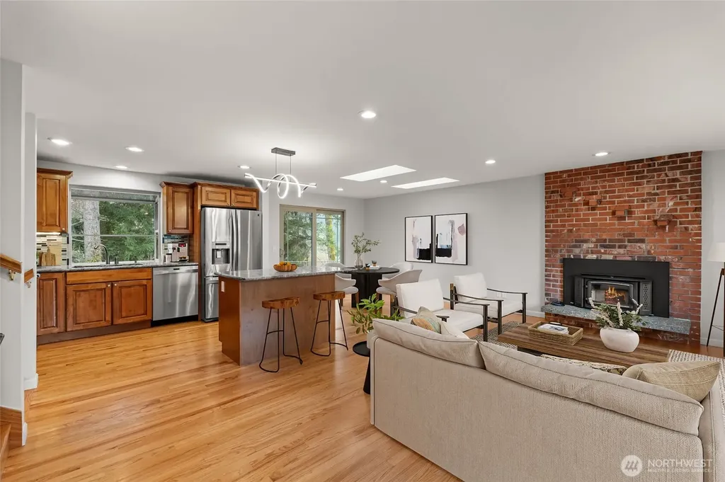 5114 W Tapps Drive E Lake Tapps WA 98391