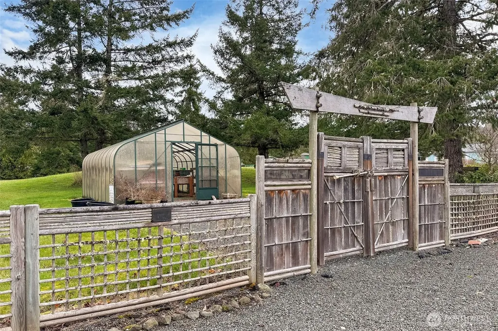 62 Johnson Road Port Angeles WA 98363