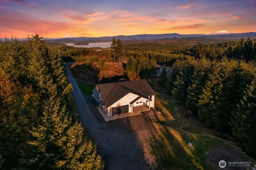 250 Red Rock Drive Castle Rock WA 98611