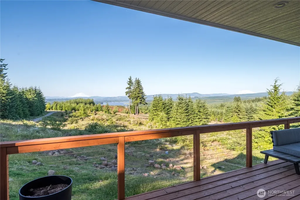 250 Red Rock Drive Castle Rock WA 98611
