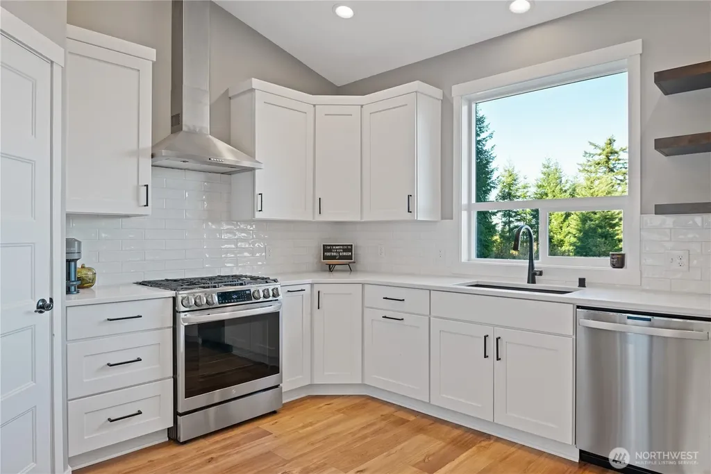250 Red Rock Drive Castle Rock WA 98611