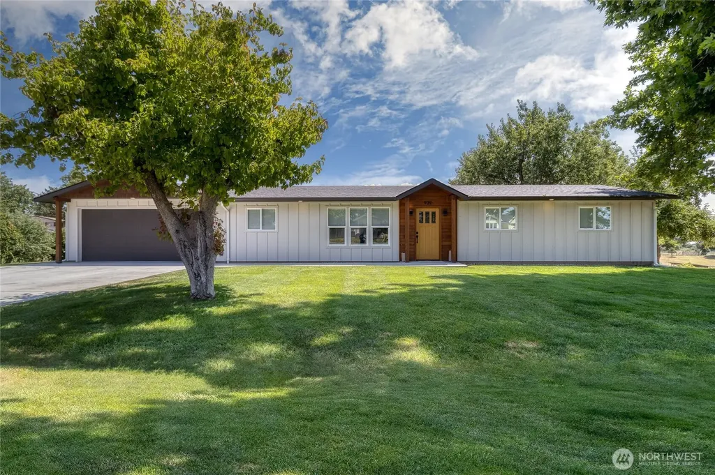 939 Stanley Drive College Place WA 99324