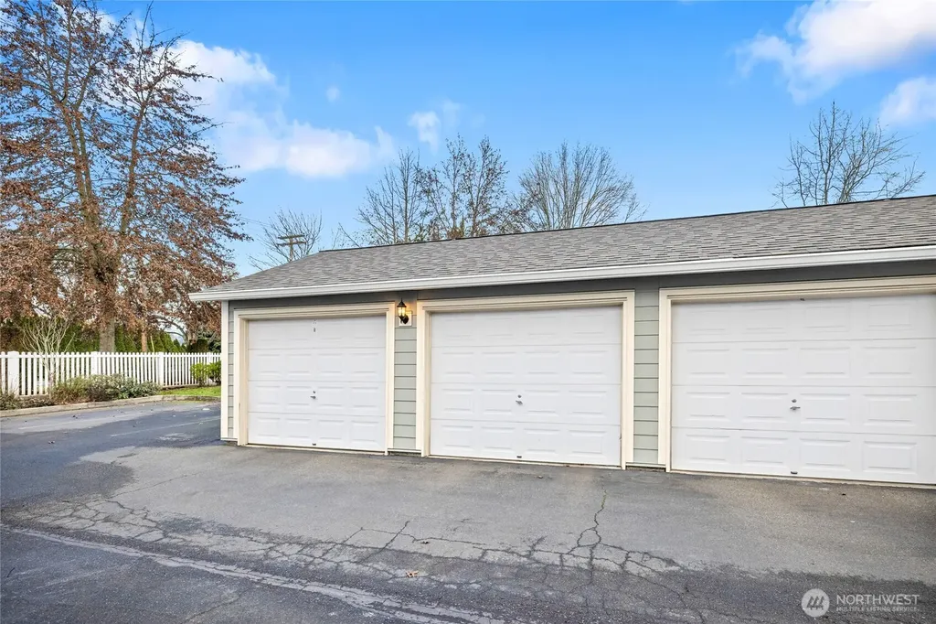 10904 62nd Street E Puyallup WA 98372