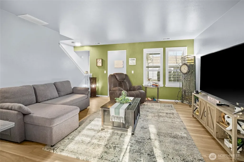 10904 62nd Street E Puyallup WA 98372