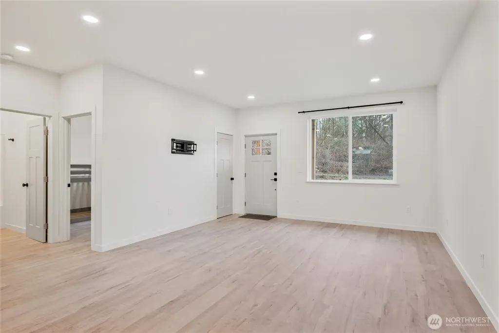 364 Channel View Lane Longview WA 98632