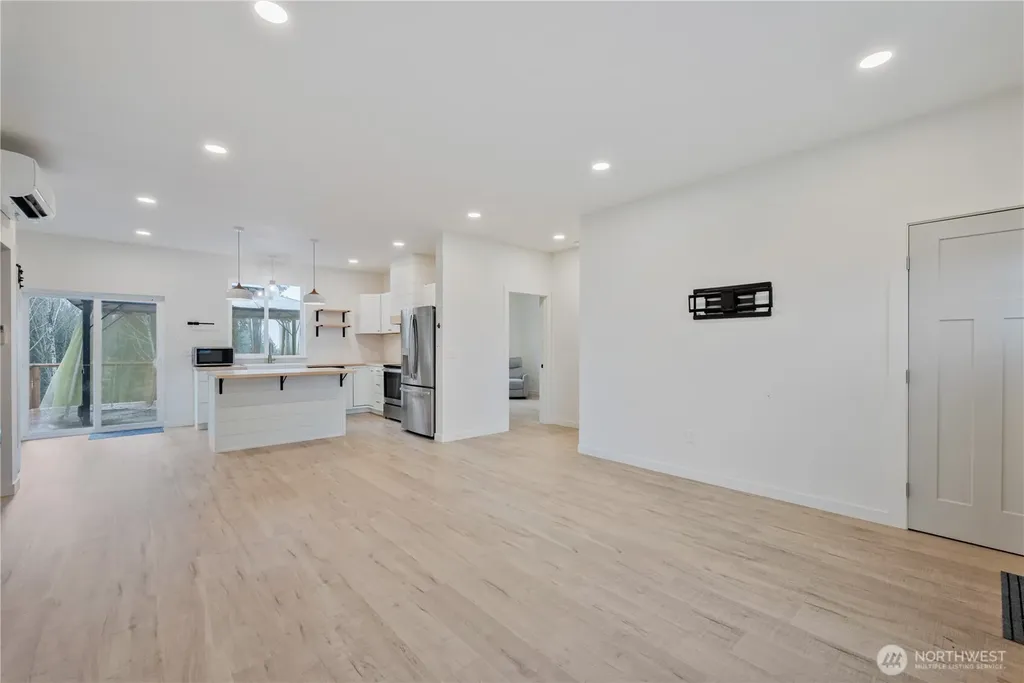 364 Channel View Lane Longview WA 98632