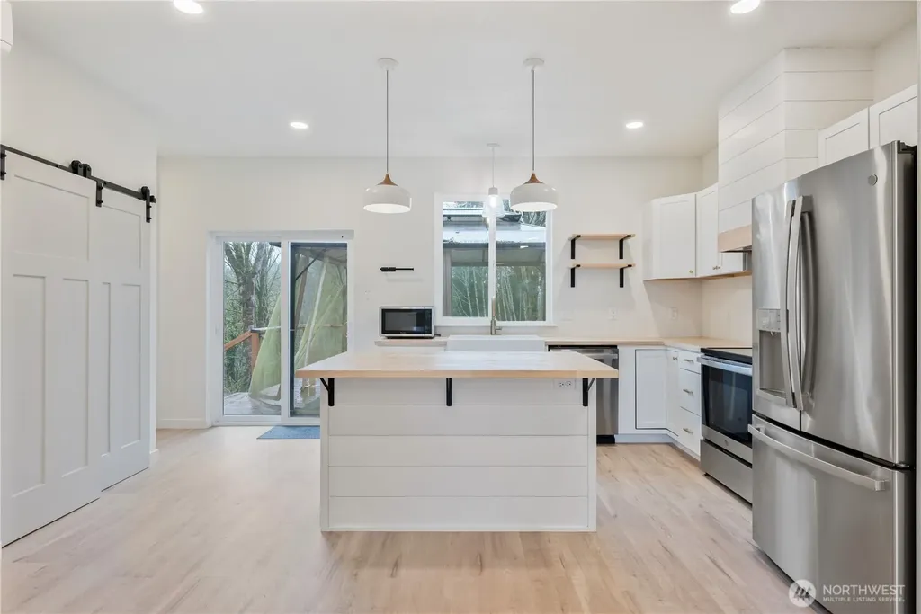 364 Channel View Lane Longview WA 98632