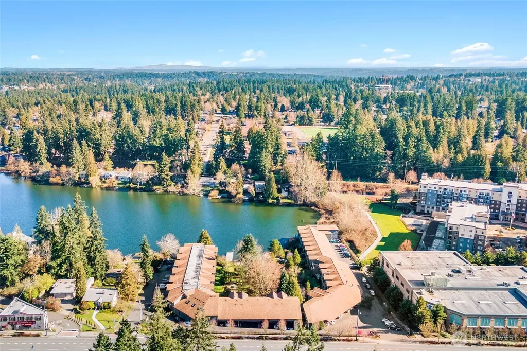 19428 Aurora Avenue N Shoreline WA 98133