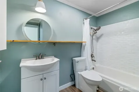 19428 Aurora Avenue N Shoreline WA 98133